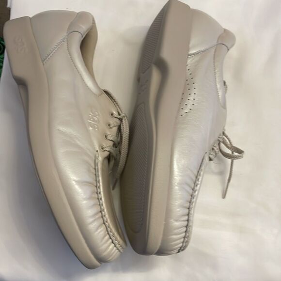 SAS PEARL BONE COLORED COMFORT SHOES.  NEW - Picture 7 of 12